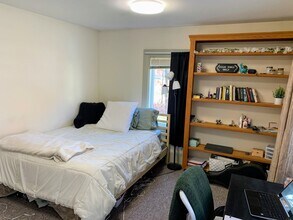 275 - 279 Mast Rd in Durham, NH - Foto de edificio - Interior Photo