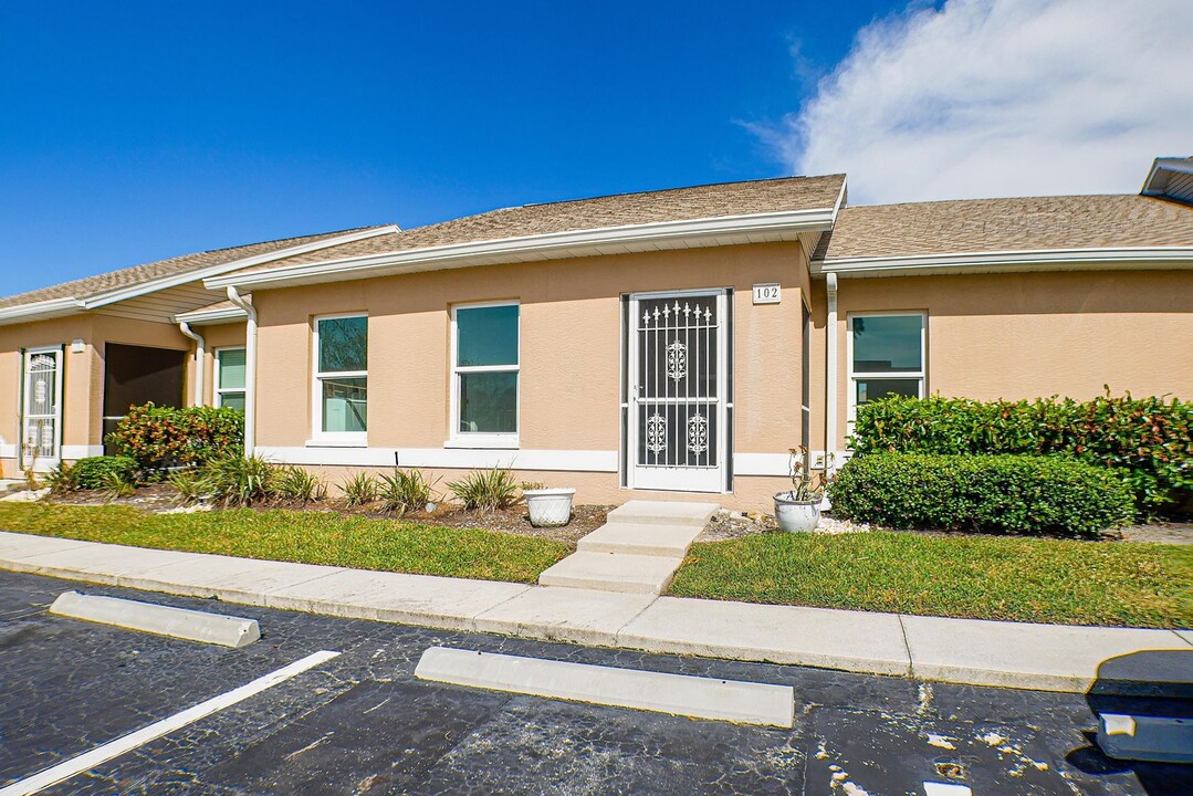 16841 Sanibel Sunset Ct-Unit -102 in Ft. Myers, FL - Building Photo