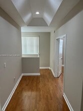 3124 NW 100th Ct in Doral, FL - Building Photo - Building Photo