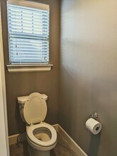 700 Hawthorn Way in Centerton, AR - Foto de edificio - Building Photo