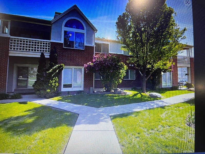 1320 W 6690 S in Murray, UT - Building Photo