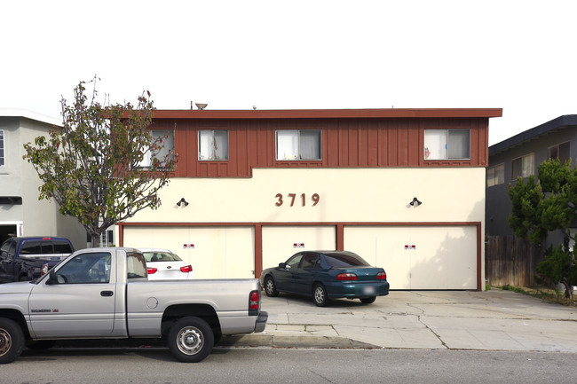 3719 Artesia Blvd in Torrance, CA - Building Photo - Building Photo