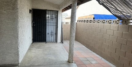 2340 Heather Meadows Ct in Las Vegas, NV - Building Photo - Building Photo