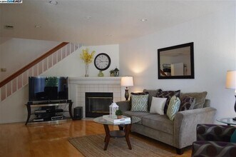 5111 Shalimar Cir in Fremont, CA - Building Photo - Building Photo