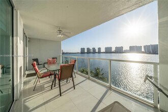 18100 N Bay Rd, Unit 504 in Sunny Isles Beach, FL - Foto de edificio - Building Photo