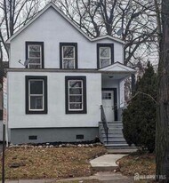 21 Oak St in East Orange, NJ - Building Photo