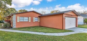 212 Tennessee Ave in St. Cloud, FL - Building Photo