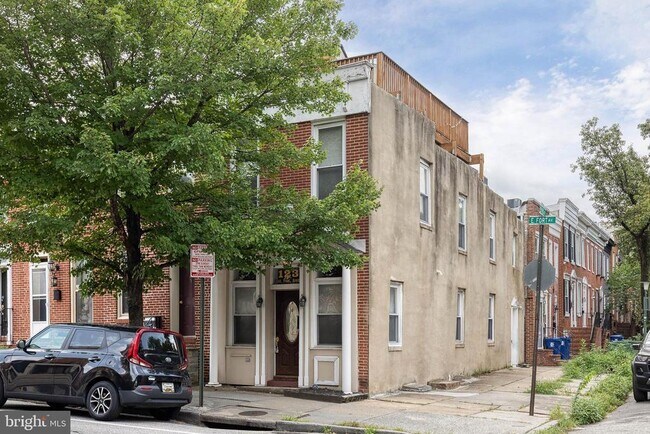 property at 123 E Fort Ave