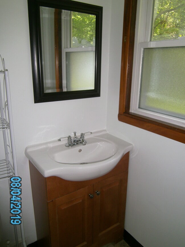 1668 Hyde Park Ave, Unit North in Akron, OH - Foto de edificio - Building Photo