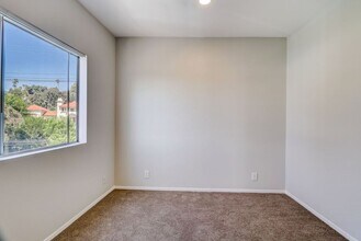 16117 W Sunset Blvd in Los Angeles, CA - Building Photo - Building Photo