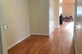 34 Pamrapo Ave, Unit Apt in a Private home in Jersey City, NJ - Building Photo - Building Photo