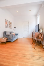 166 W Menomonee St in Chicago, IL - Building Photo - Building Photo