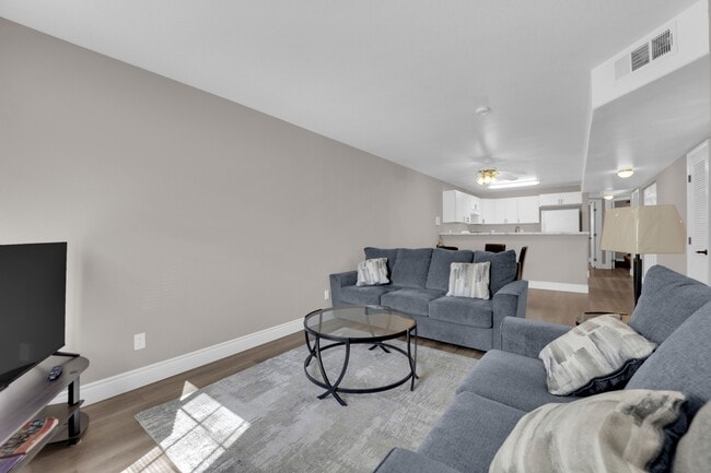 2110 Sleepy Ct in Las Vegas, NV - Building Photo - Building Photo