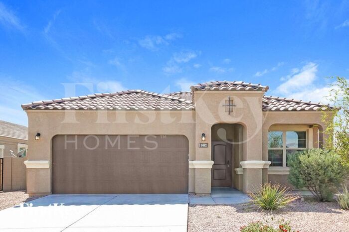 8492 S 256th Dr in Buckeye, AZ - Building Photo