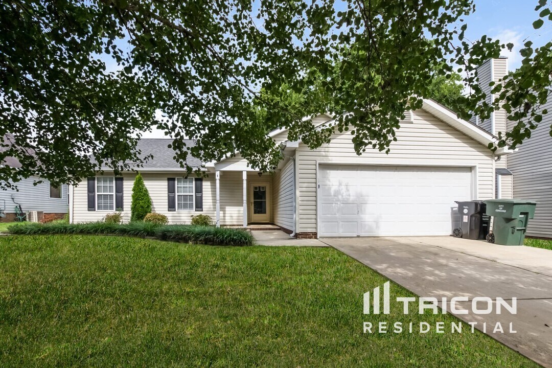 3678 Stonefield St SW in Concord, NC - Building Photo