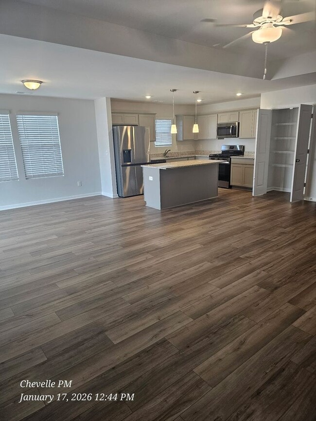 949 Warby Dr in Lexington, SC - Foto de edificio - Building Photo