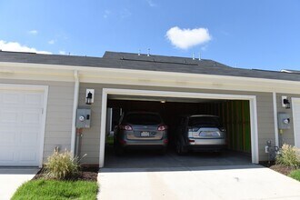 237 E Waterlynn Rd, Unit C in Mooresville, NC - Foto de edificio - Building Photo