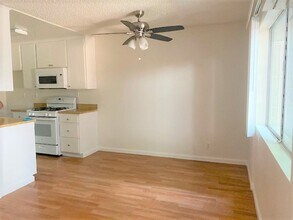 13825 Vanowen St in Los Angeles, CA - Building Photo - Building Photo