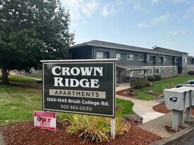 Crown Ridge Apartments in Salem, OR - Building Photo