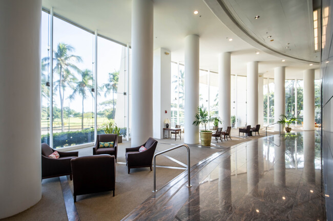 Nauru Tower - Commercial Units in Honolulu, HI - Foto de edificio - Lobby