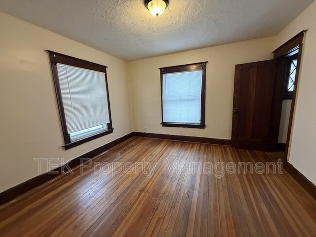 172-174-174 Rosewood Terrace in Rochester, NY - Building Photo - Building Photo