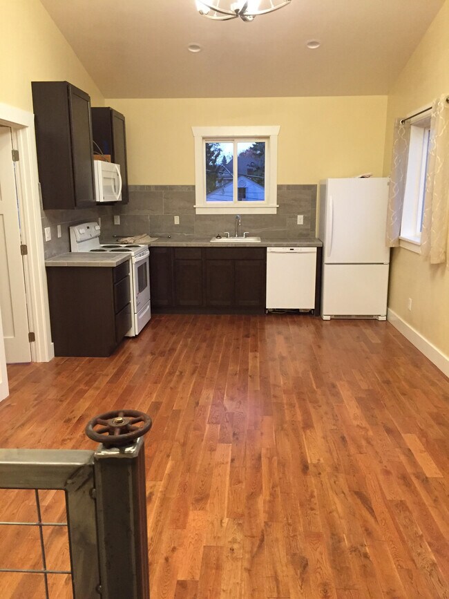 303 N Walnut St, Unit 1