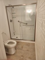 103 McMinn Ave in Athens, TN - Building Photo