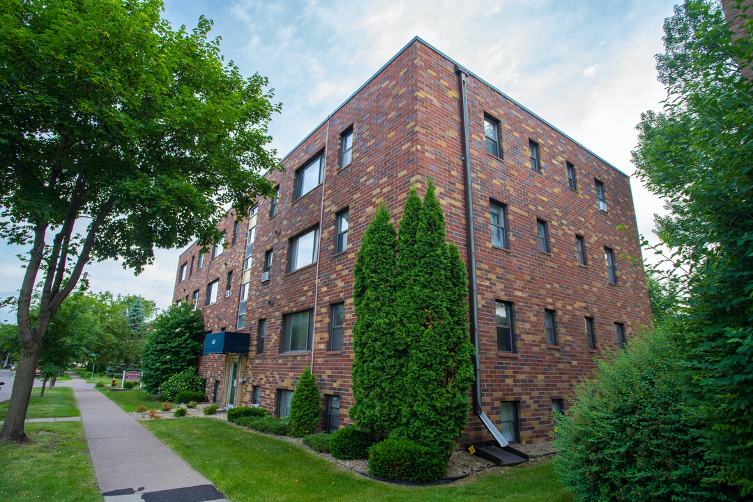 Cleveland Terrace Apartments in St. Paul, MN - Building Photo