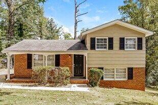 1505 Bobolink Ln NE in Center Point, AL - Building Photo