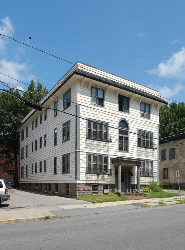 5 Prospect St in Gloversville, NY - Foto de edificio - Building Photo