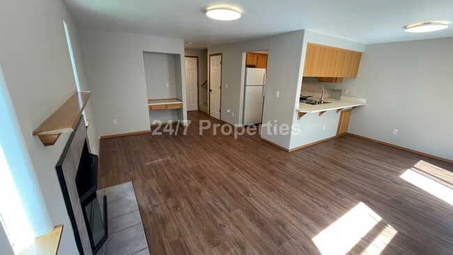 20890 SW Eggert Way in Aloha, OR - Building Photo - Building Photo