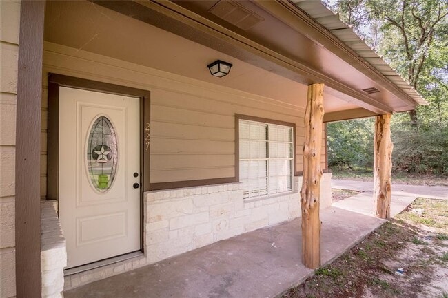 227 Schooner Dr in Trinity, TX - Building Photo - Building Photo