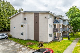 Mainstreet Estates in Surrey, BC - Building Photo - Building Photo