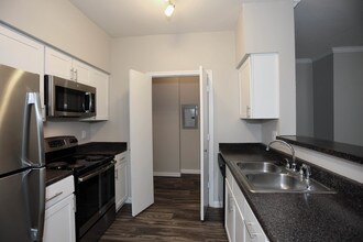 The Brixton in Dallas, TX - Building Photo - Interior Photo