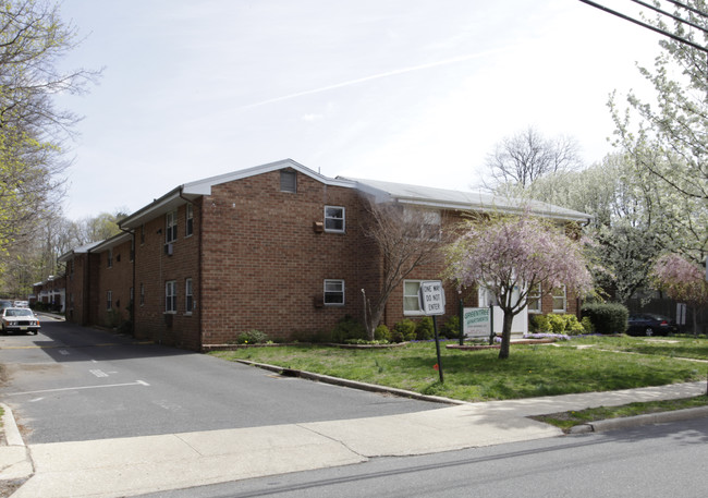 Greentree Apartments in Red Bank, NJ - Building Photo - Building Photo