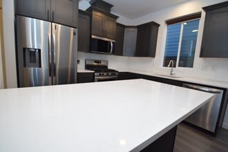 828 S 24th Ave in Cornelius, OR - Building Photo - Building Photo