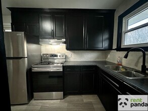 Baldwin Upper Unit in Oshawa, ON - Building Photo - Building Photo