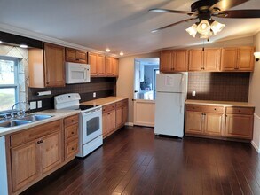 8602 Fruit Rd in Edwardsville, IL - Foto de edificio - Building Photo