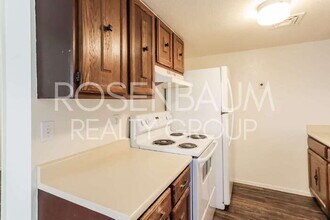 2625 N Alvernon Way in Tucson, AZ - Foto de edificio - Building Photo