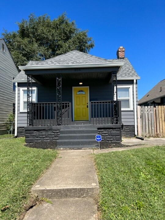 806 E Mithoff St in Columbus, OH - Building Photo