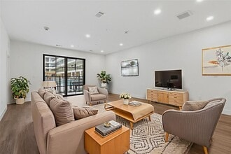 4315 S Congress Ave in Austin, TX - Building Photo - Building Photo