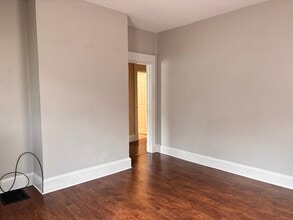 1836 Elm Ave, Unit #1 in Cincinnati, OH - Foto de edificio - Building Photo