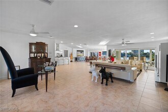 319 Pirates Bight in Naples, FL - Building Photo - Building Photo