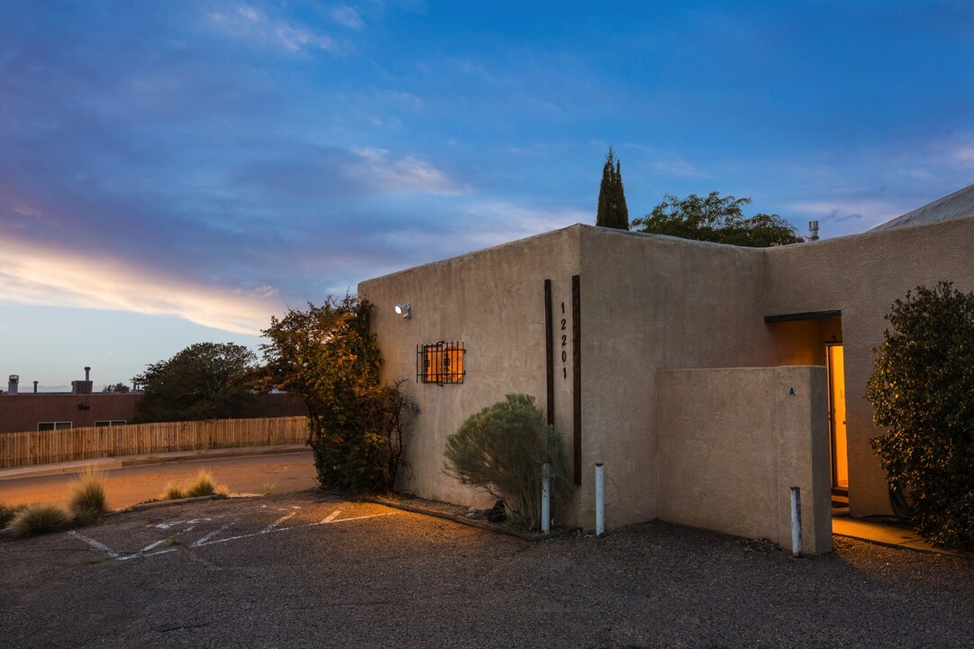 12201 Menaul Blvd NE in Albuquerque, NM - Building Photo