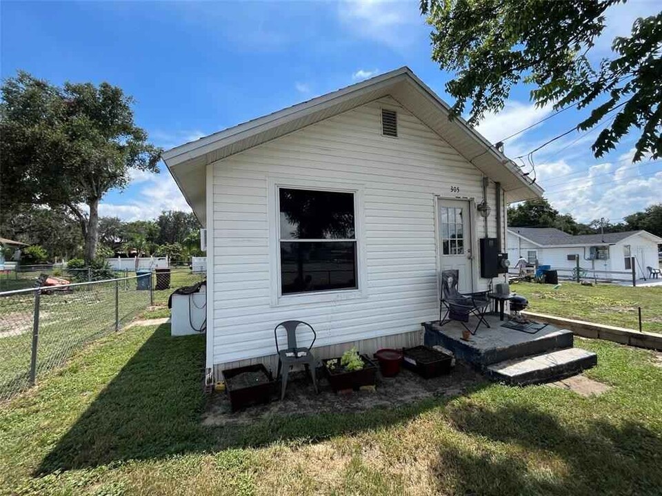 305 E Polk Ave in Lake Wales, FL - Building Photo