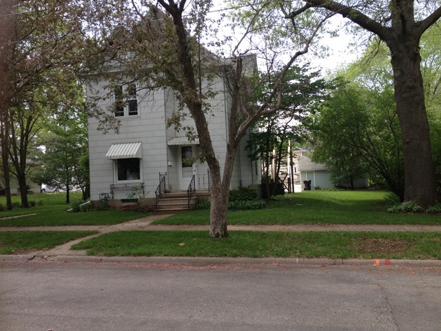 2109 Walnut St, Unit WALNUT lower in Cedar Falls, IA - Building Photo