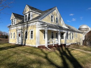 1062 Salmon Falls Rd in Rochester, NH - Building Photo - Building Photo