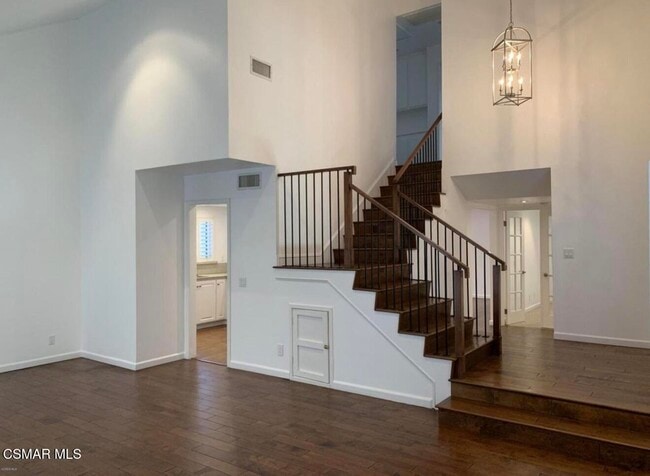 924 Thistlegate Rd in Oak Park, CA - Building Photo - Building Photo