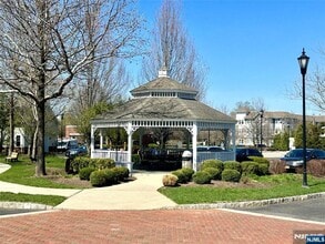 2308 The Plaza in Tenafly, NJ - Building Photo - Building Photo