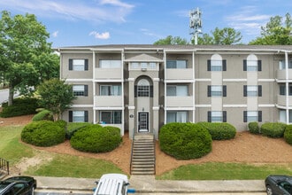 The Abbey at Regents Walk in Homewood, AL - Building Photo - Building Photo